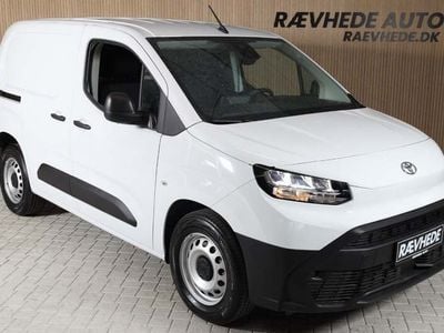 Hvid Ny 2025 Toyota Proace City Van | 199.900 kr.