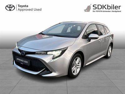 Shimmering silver Brugt 2023 Toyota Corolla Active Stationcar | 269.900 kr. (Fair pris)