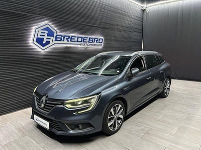 Mørkblåmetal Brugt 2017 Renault Mégane IV Bose Edition Stationcar | 109.500 kr. (Lidt for dyr)