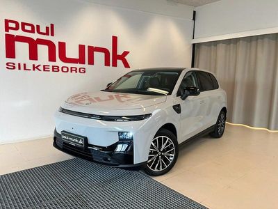 Ny Leapmotor B10 160 kW (218 HK) 2025 Beigemetal SUV