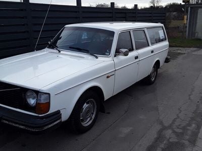 Hvid Brugt 1975 Volvo 245 Stationcar | 35.000 kr.