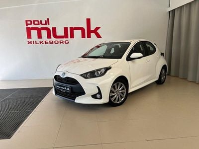 Hvid Brugt 2022 Toyota Yaris Hybrid Comfort Hatchback | 189.900 kr. (Fair pris)