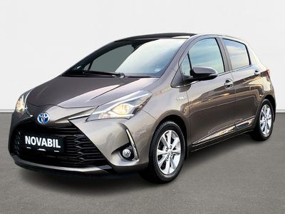 brugt Toyota Yaris 1,5 Hybrid CHIC E-CVT 100HK 5d Trinl. Gear A++