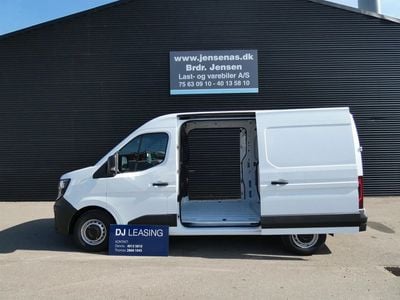 Hvid Ny 2025 Renault Master Van | 279.800 kr.