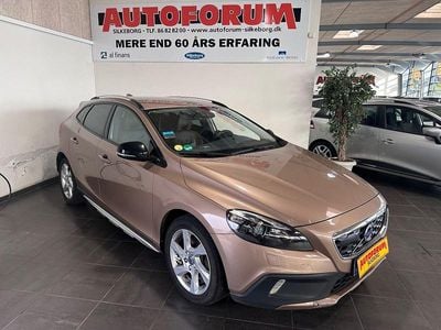 Beigemetal Brugt 2016 Volvo V40 CC Momentum Stationcar | 89.900 kr.