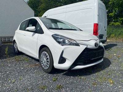 Hvid Brugt 2017 Toyota Yaris T2 Hatchback | 32.900 kr. (Super pris)