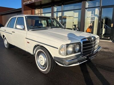 Brugt 1981 Mercedes E230 | 69.900 kr.