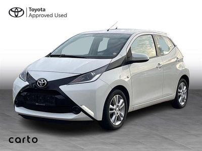 Hvid Brugt 2017 Toyota Aygo X-play Hatchback | 65.100 kr. (Lidt for dyr)