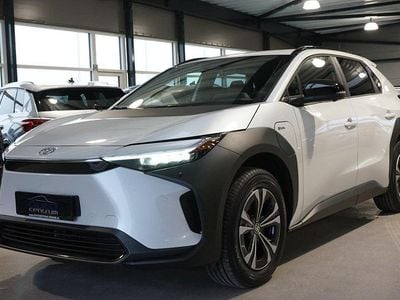 Hvidmetal Ny 2025 Toyota bZ4X SUV | 279.900 kr. (Fair pris)