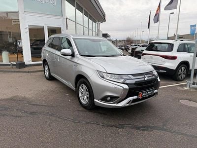 Sølvmetal Brugt 2020 Mitsubishi Outlander P-HEV Invite SUV | 189.800 kr.