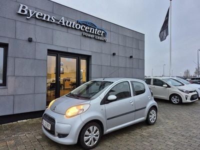 Sølvmetal Brugt 2011 Citroën C1 Attraction Hatchback | 19.900 kr. (Fair pris)