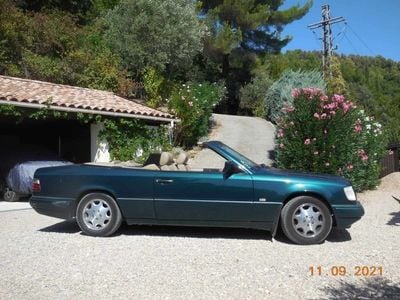 Grøn Brugt 1997 Mercedes E220 Edition Cabriolet | 200.000 kr.