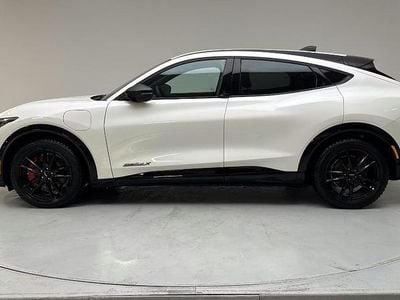 Hvidmetal Brugt 2025 Ford Mustang Mach-E Extended Range SUV | 318.900 kr. (Fair pris)