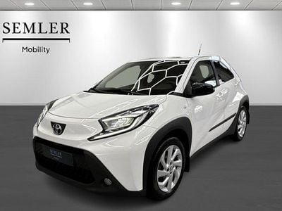 Hvid Brugt 2023 Toyota Aygo Active Hatchback | 144.900 kr. (Fair pris)
