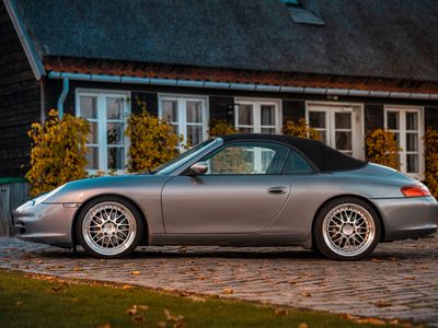 Porsche 911 Carrera 4 Cabriolet