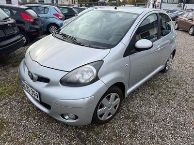 Sølvmetal Brugt 2010 Toyota Aygo Hatchback | 17.990 kr. (Fair pris)