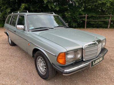 brugt Mercedes E280 200 300 (W123) TE St.car