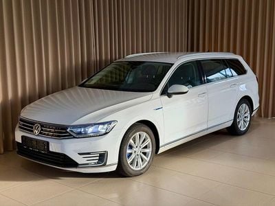 Perlemorshvid Brugt 2018 VW Passat Highline Stationcar | 119.900 kr. (Super pris)
