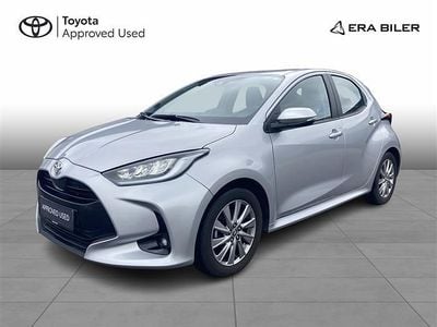 Shimmering silver Brugt 2022 Toyota Yaris Active Hatchback | 179.900 kr. (Fair pris)