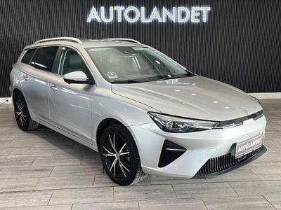 Brugt MG MG5 EV Luxury 130 kW (177 HK) 2023 Sølvmetal Stationcar