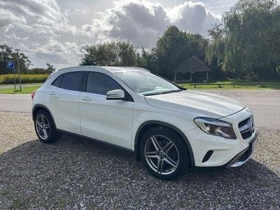 Beige Brugt 2016 Mercedes GLA200 SUV | 129.900 kr. (Super pris)