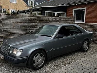 Sort Brugt 1989 Mercedes E300 | 100.000 kr.