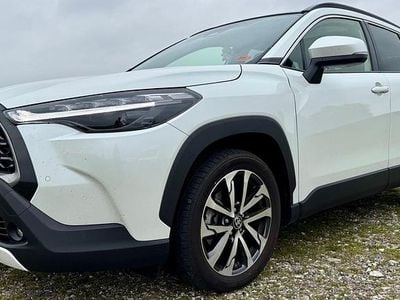 Perlemorshvid Brugt 2024 Toyota Corolla Cross Elegant SUV | 249.900 kr.
