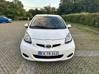 Brugt 2011 Toyota Aygo Hatchback | 27.900 kr. (Lidt for dyr)
