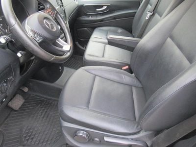 Brilliantsølv metallic Brugt 2018 Mercedes Vito Van | 149.990 kr.