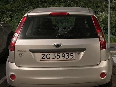 Metalgrå Brugt 2009 Ford Fiesta Titanium Hatchback | 24.900 kr. (God pris)