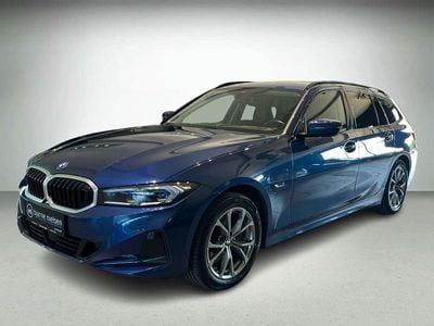 Blåmetal Brugt 2022 BMW 330e Sport Line Stationcar | 349.900 kr.