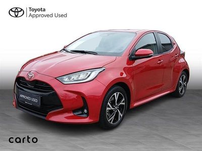 Flarme red Brugt 2024 Toyota Yaris Hybrid Comfort Hatchback | 239.900 kr. (Lidt for dyr)