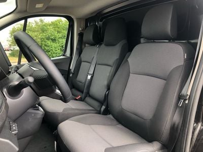 Blk midnight black Brugt 2022 Nissan Primastar N-Connecta MPV | 189.800 kr.