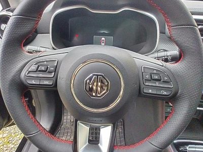 Sort Ny 2025 MG ZS Luxury Sedan | 174.500 kr. (Fair pris)