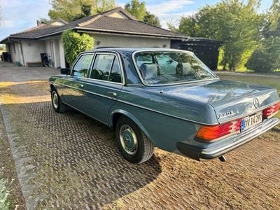 Brugt Mercedes 230 136 HK (100 kW) 1984 Sedan