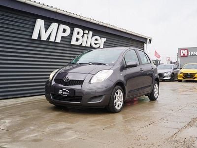 Brugt Toyota Yaris 100 HK (73 kW) 2010 Gråmetal Hatchback
