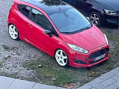 Brugt Ford Fiesta Sport 160 HK (117 kW) 2014 Rød Hatchback