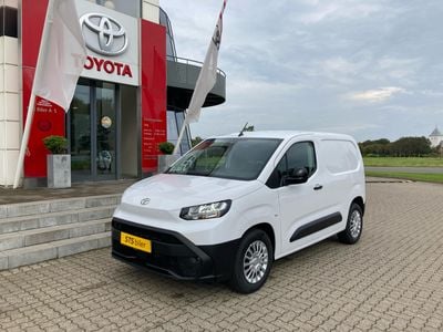 Epr icy white Ny 2024 Toyota Proace City Van | 249.995 kr.