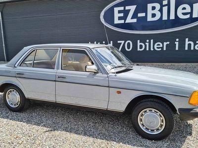 Grå Brugt 1983 Mercedes E300 | 159.900 kr.