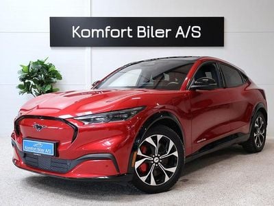 Rødmetal Brugt 2022 Ford Mustang Mach-E Premium SUV | 238.900 kr. (Fair pris)