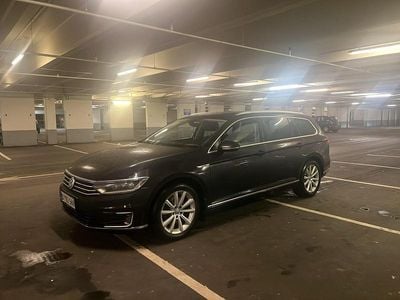 Sortmetal Brugt 2017 VW Passat GTE Stationcar | 152.900 kr. (God pris)