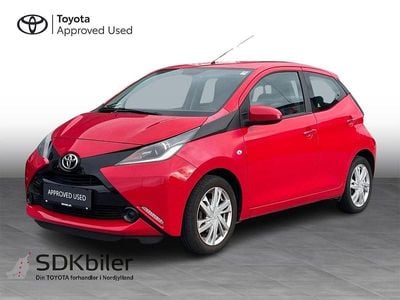 3p0 super red Brugt 2016 Toyota Aygo X-play Hatchback | 99.900 kr. (Dyr)