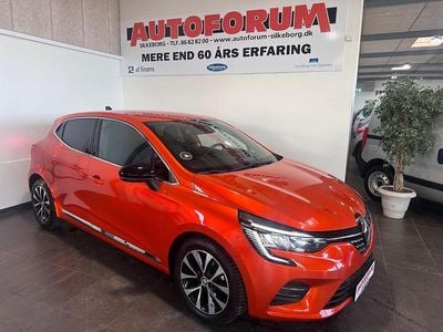 Orangemetal Brugt 2023 Renault Clio V Techno Hatchback | 154.900 kr. (Fair pris)