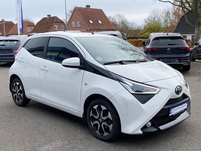 Hvid Brugt 2021 Toyota Aygo x-press Hatchback | 119.900 kr.