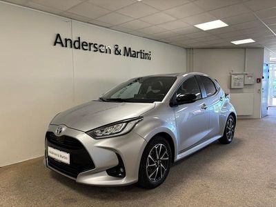 Brugt 2023 Toyota Yaris Hybrid Style Hatchback | 218.800 kr. (Fair pris)