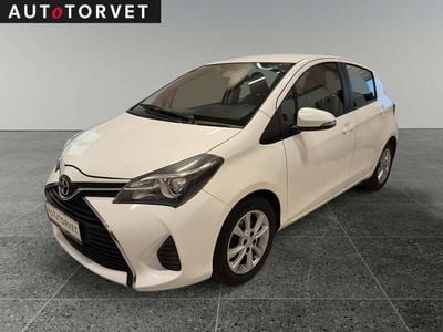Hvid Brugt 2015 Toyota Yaris T1 Hatchback | 39.700 kr.