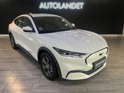 Hvid Brugt 2023 Ford Mustang Mach-E Extended Range SUV | 274.800 kr. (God pris)