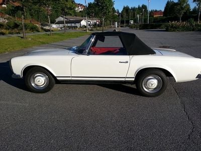 Brugt Mercedes 230 150 HK (110 kW) 1964 Hvid