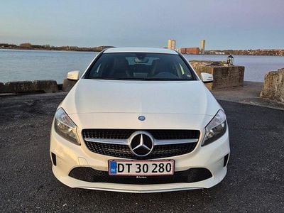 Hvid Brugt 2016 Mercedes A180 Urban Hatchback | 97.900 kr. (Fair pris)