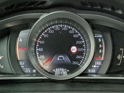 gråmetal Brugt 2016 Volvo V40 Momentum Hatchback | 79.000 kr. (God pris)